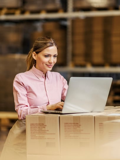Woman_warehouse